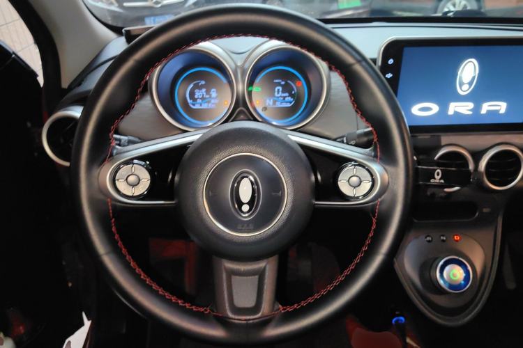 Used ORA Black Cat 2022 Updated Version 301 km Cute Pet Edition Lithium Iron Phosphate Steering Wheel