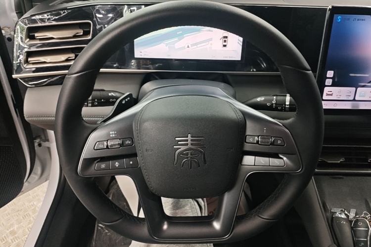 Used BYD Qin L 2025 DM-i Smart Drive 120KM Superior Model Steering Wheel