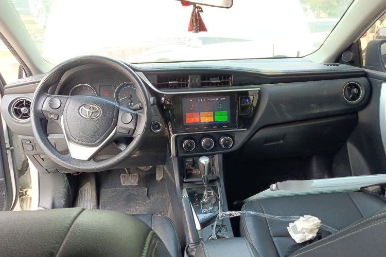 Used Toyota Corolla 2018 1.2T S-CVT GL-i Zhihui Edition Center Console