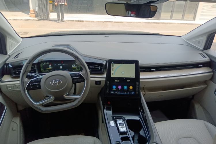 Used Hyundai Custo 2021 270TGDi Prestige LUX Center Console