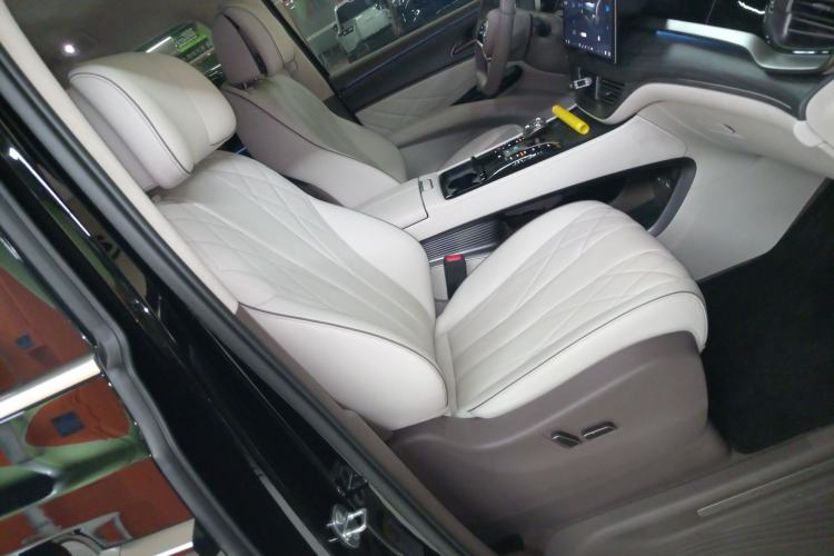 Used Denza D9 2022 DM-i 970 Four-Wheel Drive Flagship Model