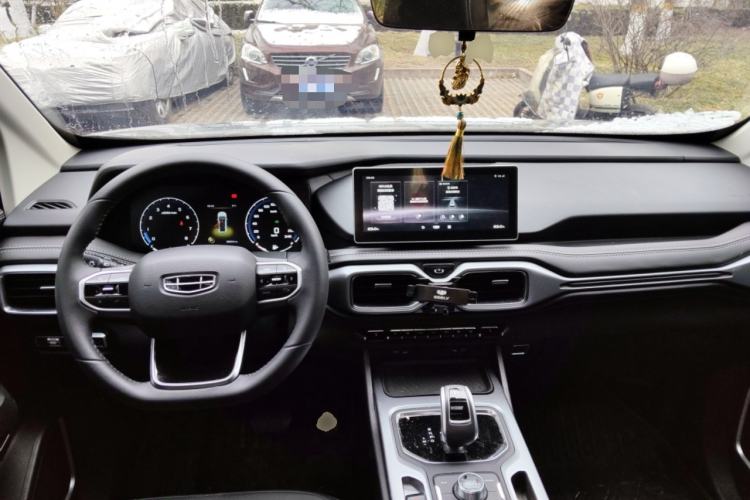 Used Geely Auto Haoyue 2020 1.8TD DCT Luxury 7-Seater Center Console