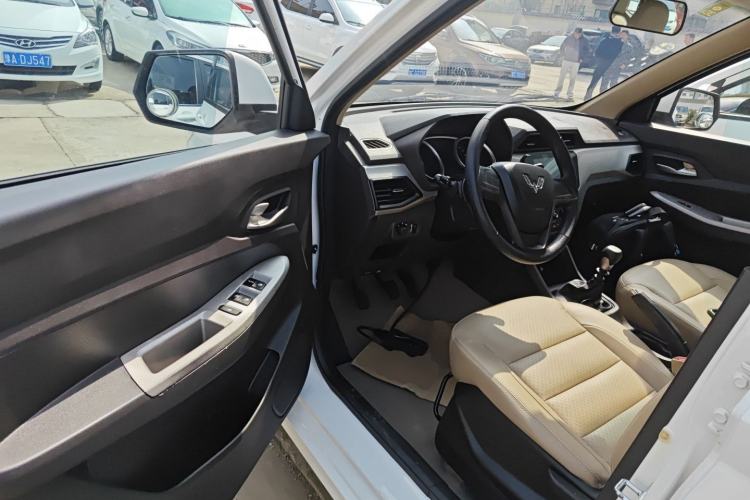 Used Wuling Hongguang 2019 1.5L S Comfort Edition China VI LAR