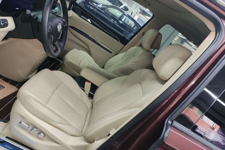 Used Buick GL8 2022 ES Landtrek 653T Luxury Edition