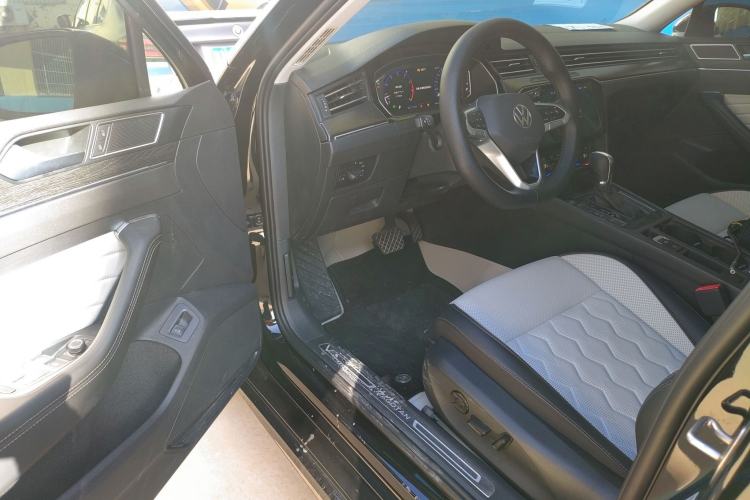 Used Volkswagen Magotan 2026 30 Million Vehicles Selected Model 380TSI DSG Luxury Edition Driver Seat