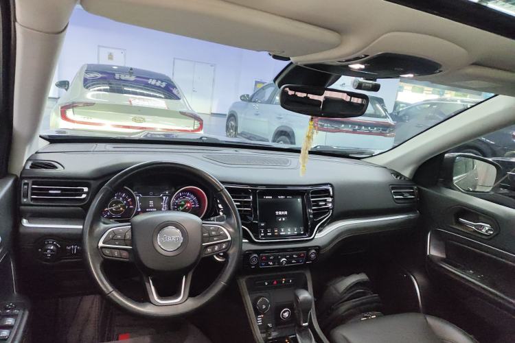 Used Jeep Grand Commander 2018 2.0T Four-Wheel Drive Smart Enjoyment Version China V Emission Standard Center Console