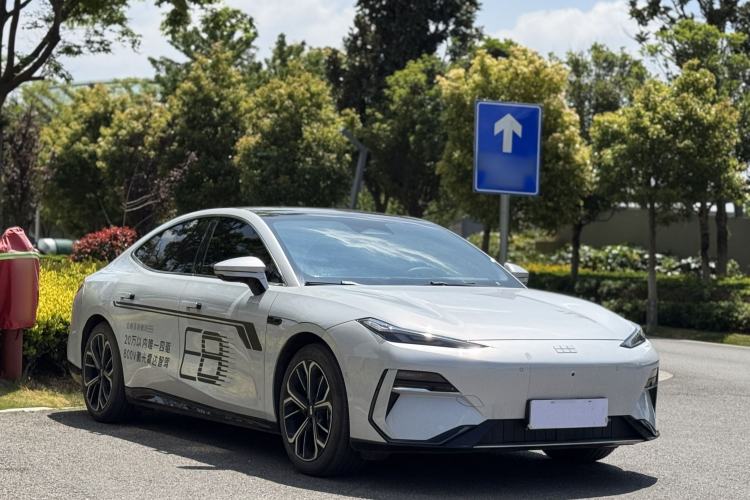 Used Geely Galaxy E8 2025 700 km Long-Range Intelligent Driving Version
