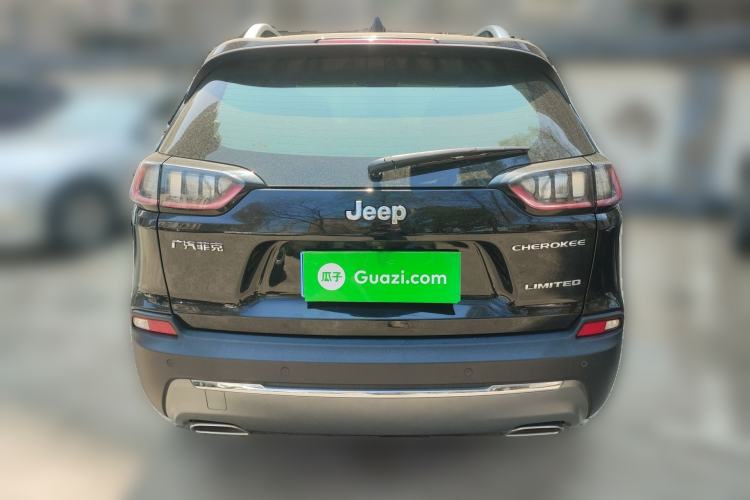 Used Jeep Cherokee 2019 2.0T Two-Wheel Drive Smart Enjoyment Version China VI
