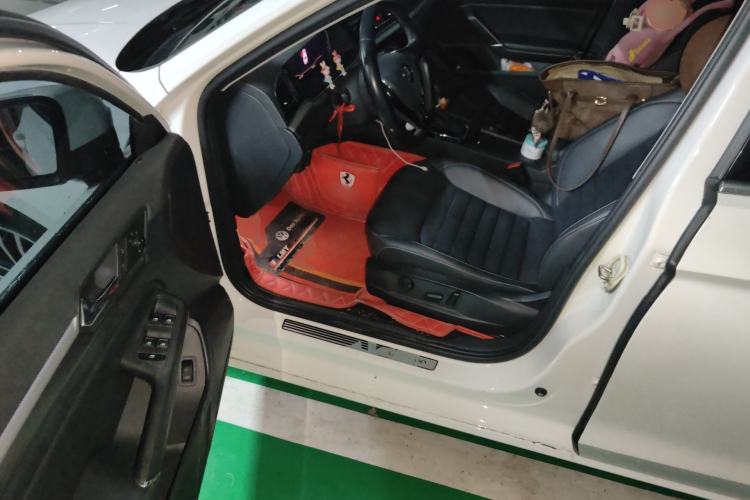 Used Volkswagen Lamando 2021 280TSI DSG Comfort Edition Driver Seat