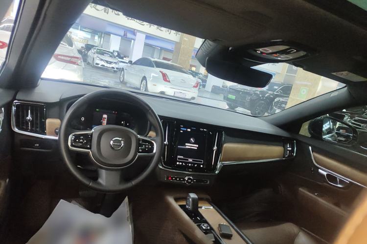 Used Volvo S90 2024 B5 Zhiyi Luxury Edition
