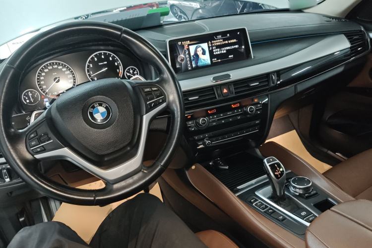 Used BMW X6 2015 xDrive35i Leading Model Center Console