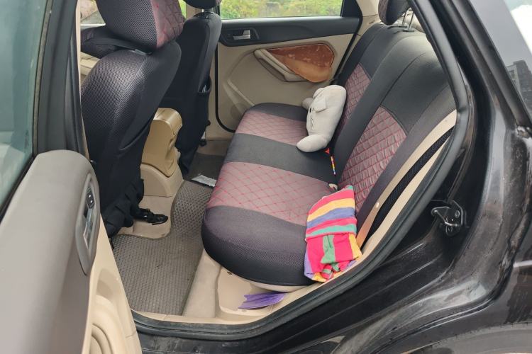 Used Ford Focus 2011 Sedan 1.8L Manual Comfort Model