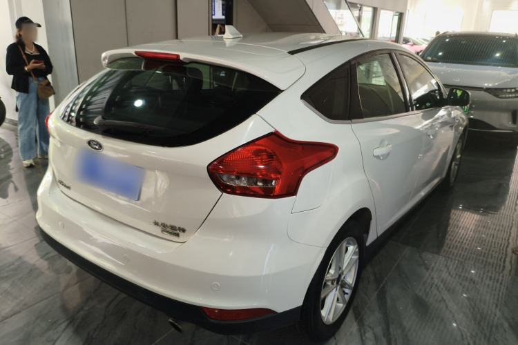 Used Ford Focus 2017 Hatchback EcoBoost 180 Automatic Elite Model Rear Right 45 Deg