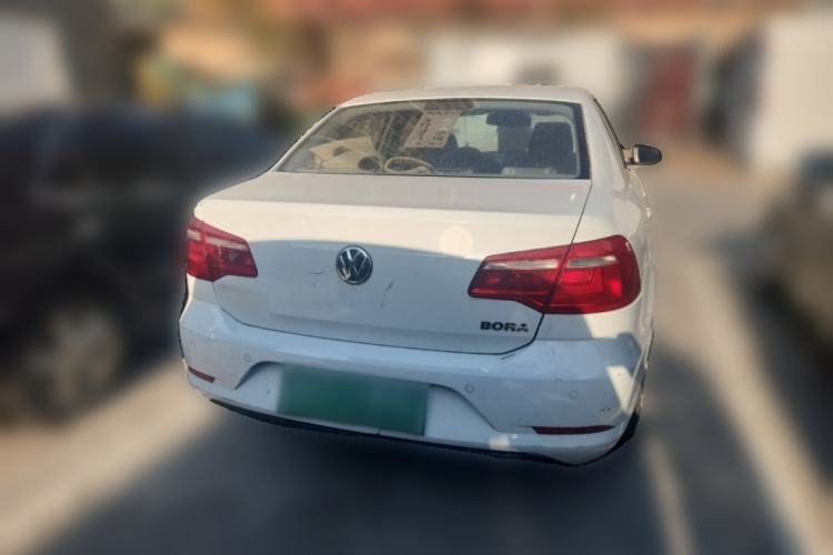 Used Volkswagen Bora 2014 1.6L Manual Fashion Edition Exterior 4