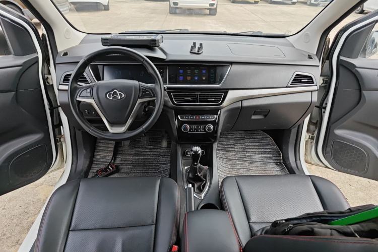Used CHANGAN KAICHENG Oushang A600 2016 1.5L Manual Luxury 7-Seater Center Console