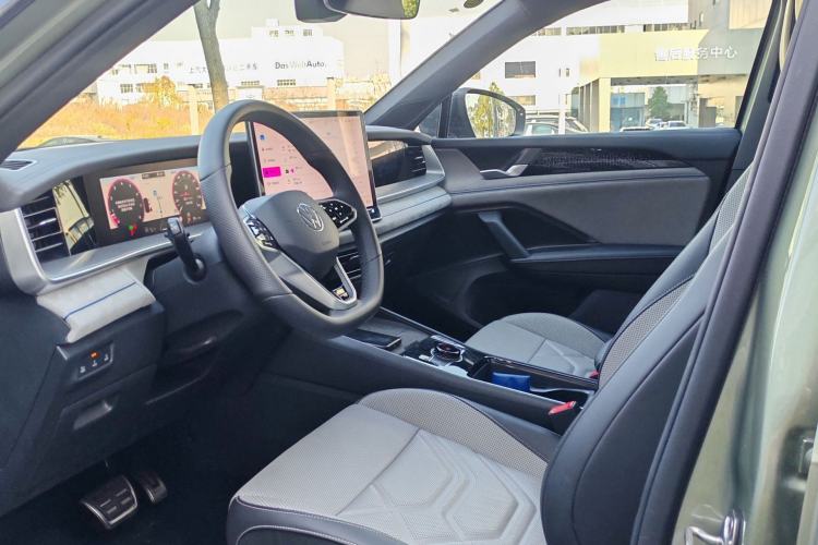 Used Volkswagen Tayron 2025 Tiguan L 380TSI 4Motion Luxury Easy Package