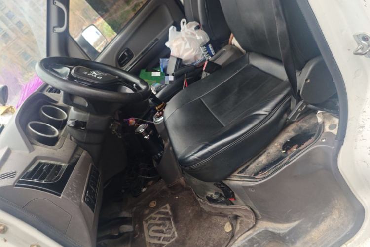 Used Dongfeng Yufeng EM26 2023 Standard Edition 41.472 kWh Henan Lithium Power Left Front Seat