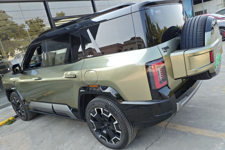 Used Formula Leopard Leopard 8 2025 Smart & Brave Flagship Edition 6 Seats