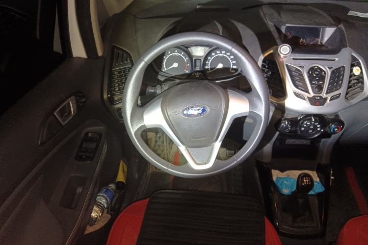 Used Ford EcoSport 2013 1.5L Manual Fashion Model Steering Wheel
