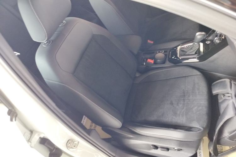 Used Volkswagen T-ROC 2018 280TSI DSG Two-Wheel-Drive Luxury Version China V Emission Standard