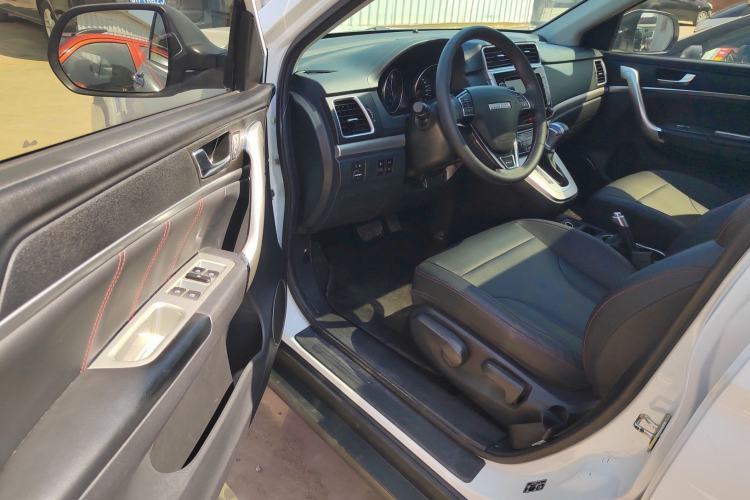 Used Haval M6 2019 1.5T DCT Two-Wheel Drive Elite Version China VI Standard Driver Seat