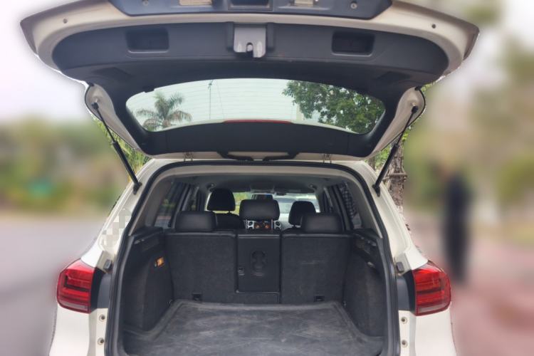 Used Volkswagen Tiguan 2015 1.8TSI Automatic Two-Wheel Drive Trend Edition Trunk