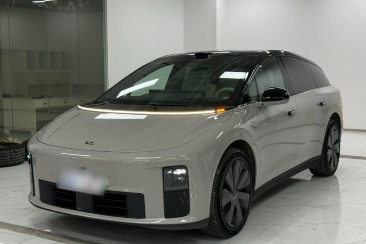 Used Li Auto i6 2025 Model Two-Wheel-Drive Standard Type