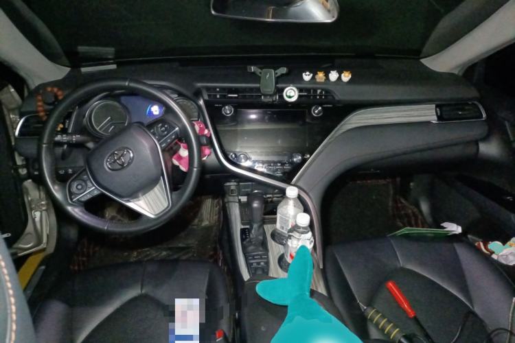 Used Toyota Camry 2019 Dual-Engine 2.5 HG Luxury Edition China V Standard Center Console