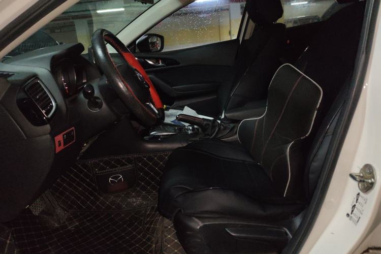 Used Mazda 3 Axela 2014 Sedan 1.5L Automatic Luxury Model