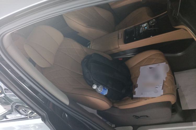 Used Denza D9 2022 DM-i 970 Four-Wheel Drive Prestige Model Right Front Seat