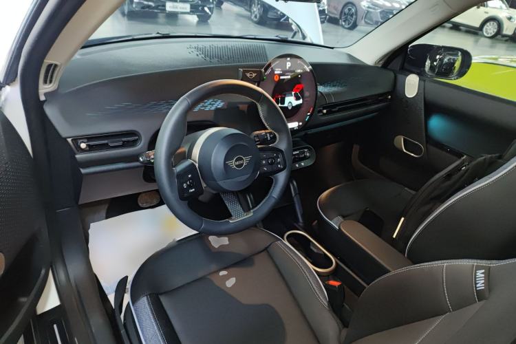 Used MINI Electric COOPER 2024 456km COOPER E Classic Edition