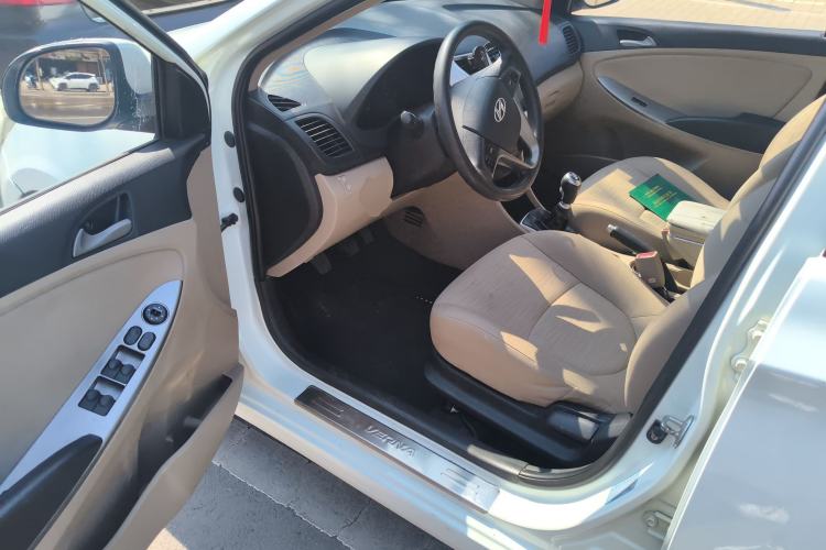 Used Hyundai Verna (older generation) 2014 1.4L Manual Smart GLS Trim
