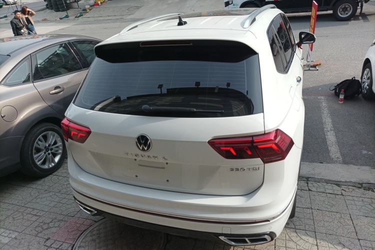 Used Volkswagen Tiguan L 2023 330TSI Automatic Two-Wheel Drive R-Line Enjoyment Edition Rear