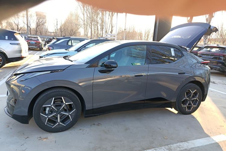 Used Lynk & Co Z20 2025 530 km Range Rear-Wheel Drive Max