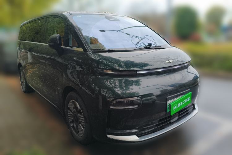 Used Geely Galaxy LEVC L380 2024 140-Degree 6-Seater All-Wheel-Drive Ultra Front Right 45 Deg