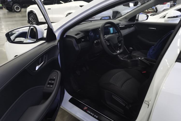 Used Roewe i5 2023 1.5L Manual Comfort Edition
