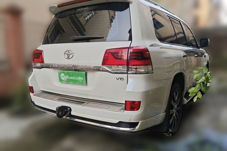 Used Toyota Land Cruiser 
