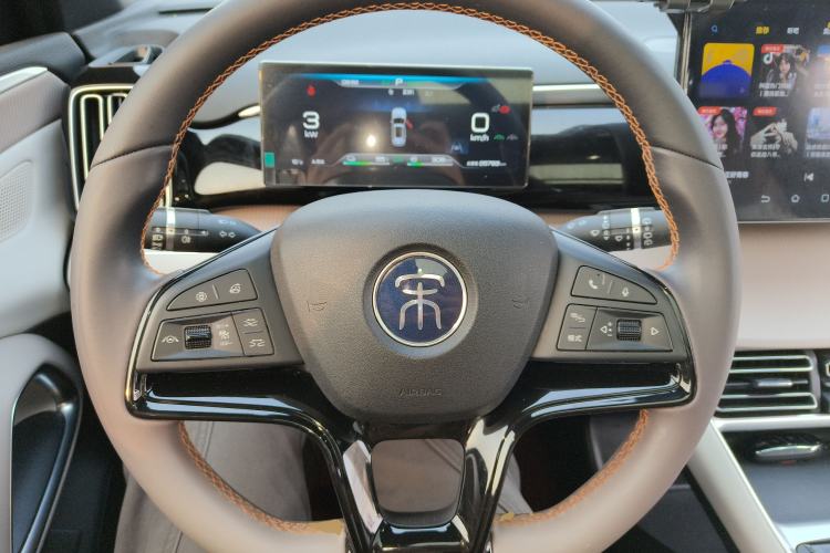 Used BYD Song Pro New Energy 2024 HONOR Edition DM-i 110KM Beyond Model
