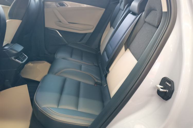 Used Lynk & Co 06 EM-P 2022 PHEV 84 km Range Pro Version