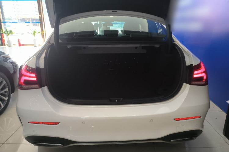 Used Mercedes-Benz A-Class 2022 Second Facelift A 200 L Sport Sedan Fashion Version
