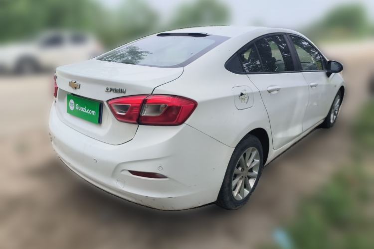 Used Chevrolet Cruze 2017 1.5L Automatic Pioneer Sunroof Edition
