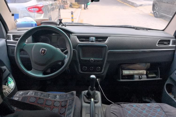 Used Jinbei New Hiace S 2021 1.5L Business Central Air-Conditioned Van China VI Standard SWC15M Center Console