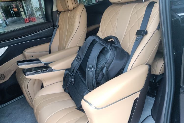 Used Denza D9 2024 EV 620 Premium Model