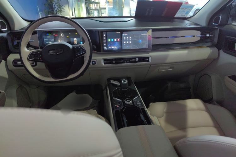 Used Geely Auto icon 2025 Linglong 1.5TD Ruyi Edition
