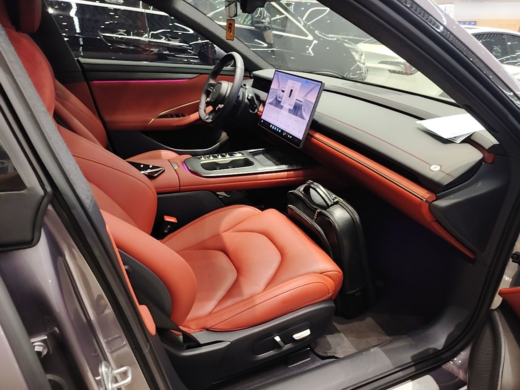Xiaomi Auto SU7 2024 Rear-Drive Ultra-Long Range Advanced Pro-Level Intelligent Driving Version — снимка 19