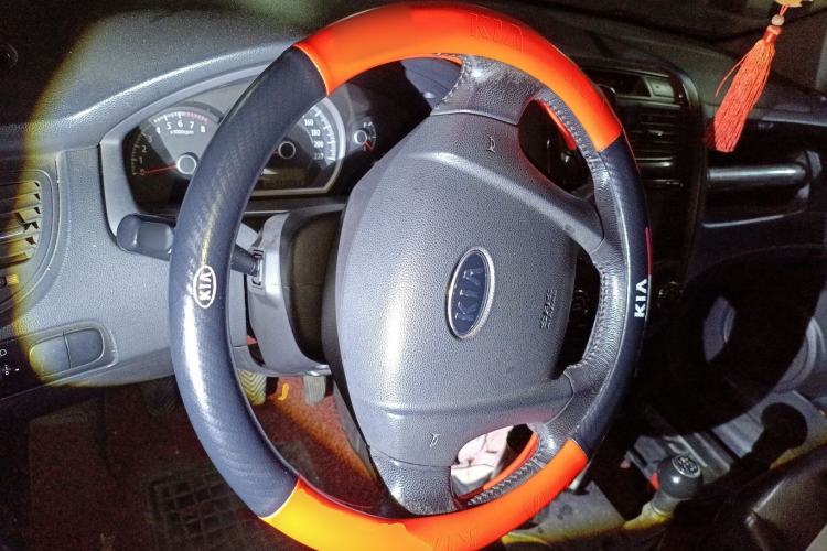 Used Kia Sportage 2009 2.0L Manual Two-Wheel-Drive GLS Steering Wheel