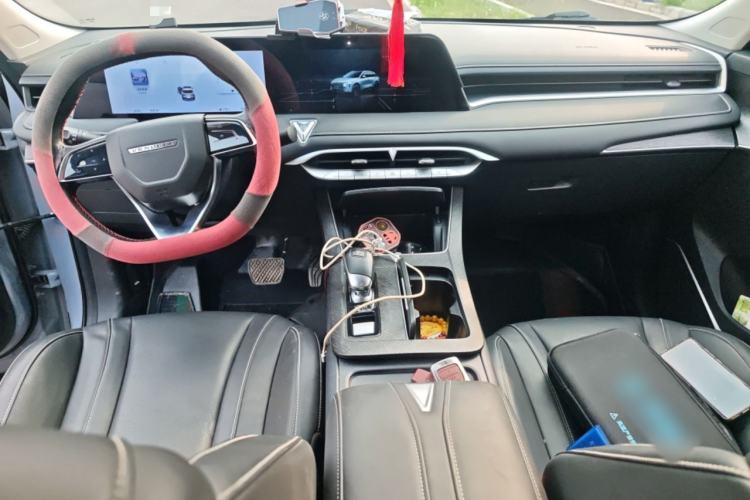 Used Venucia V 2021 260T Idol Edition Center Console