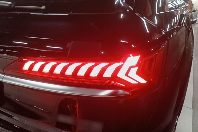 Used Audi Q7 2023 55 TFSI quattro S line Sport Edition

