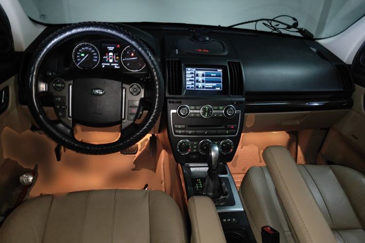 Used Land Rover Freelander 2 2013 2.2T SD4 SE Diesel Edition Center Console