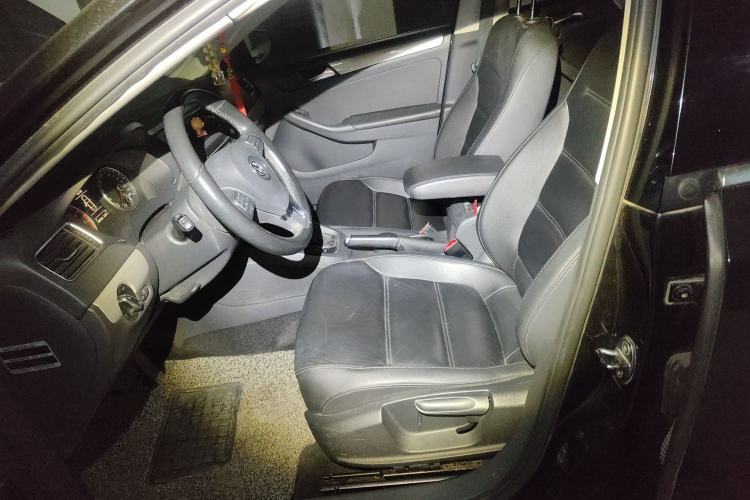 Used Volkswagen Sagitar 2012 1.4TSI Automatic Luxury Edition